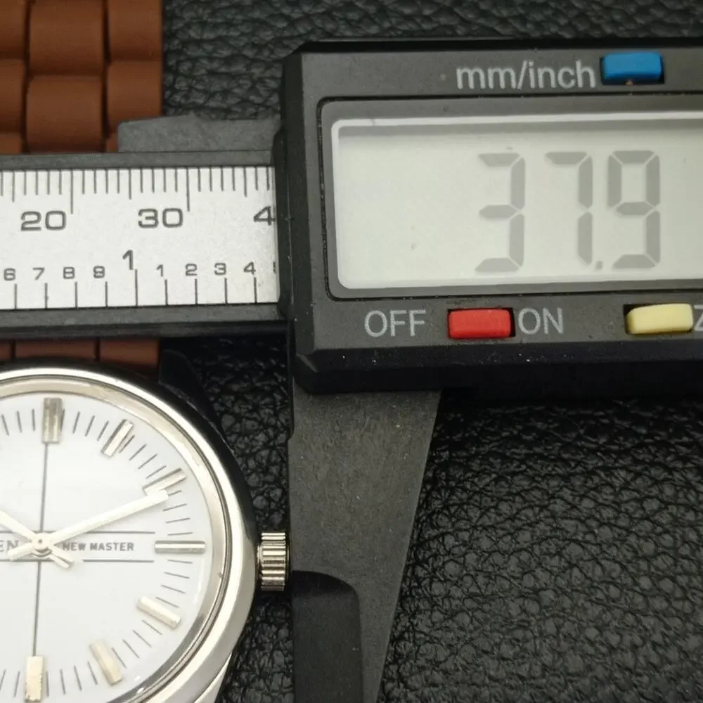 Vintage 1980 Citizen Automatic Mens Silver Watch W/Rubber Strap & White accents - Picture 7 of 8